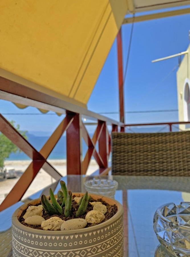 Akrotiri Rooms *