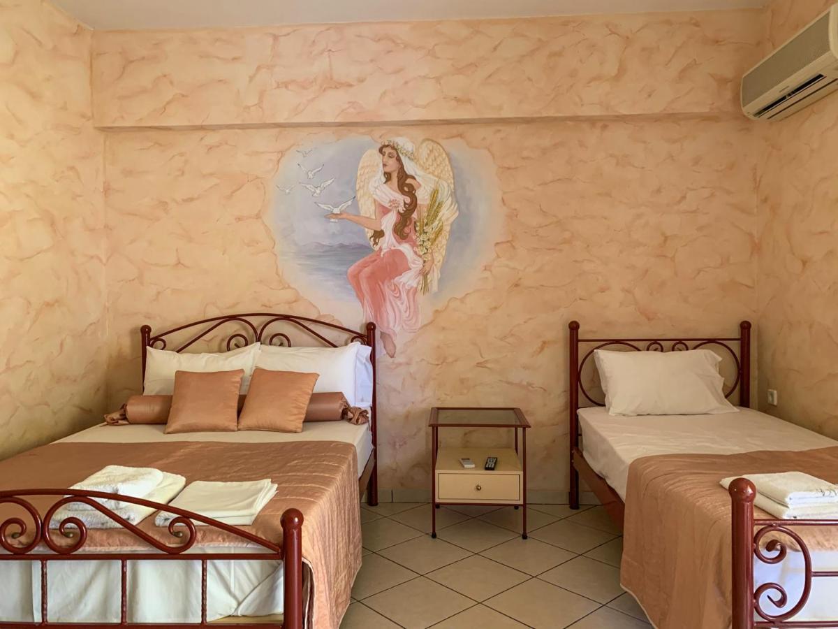 Akrotiri Rooms *