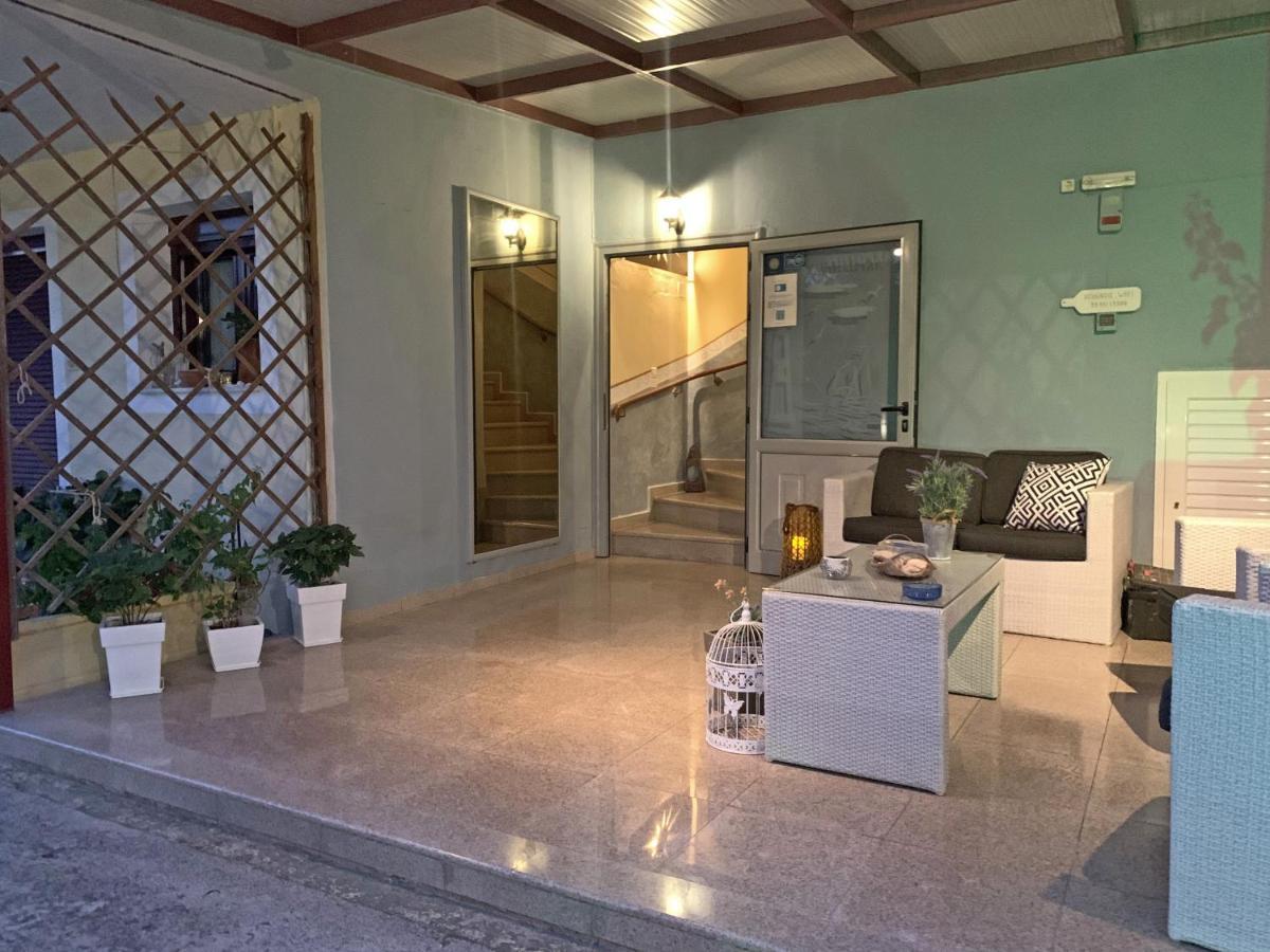 Akrotiri Rooms Apartment