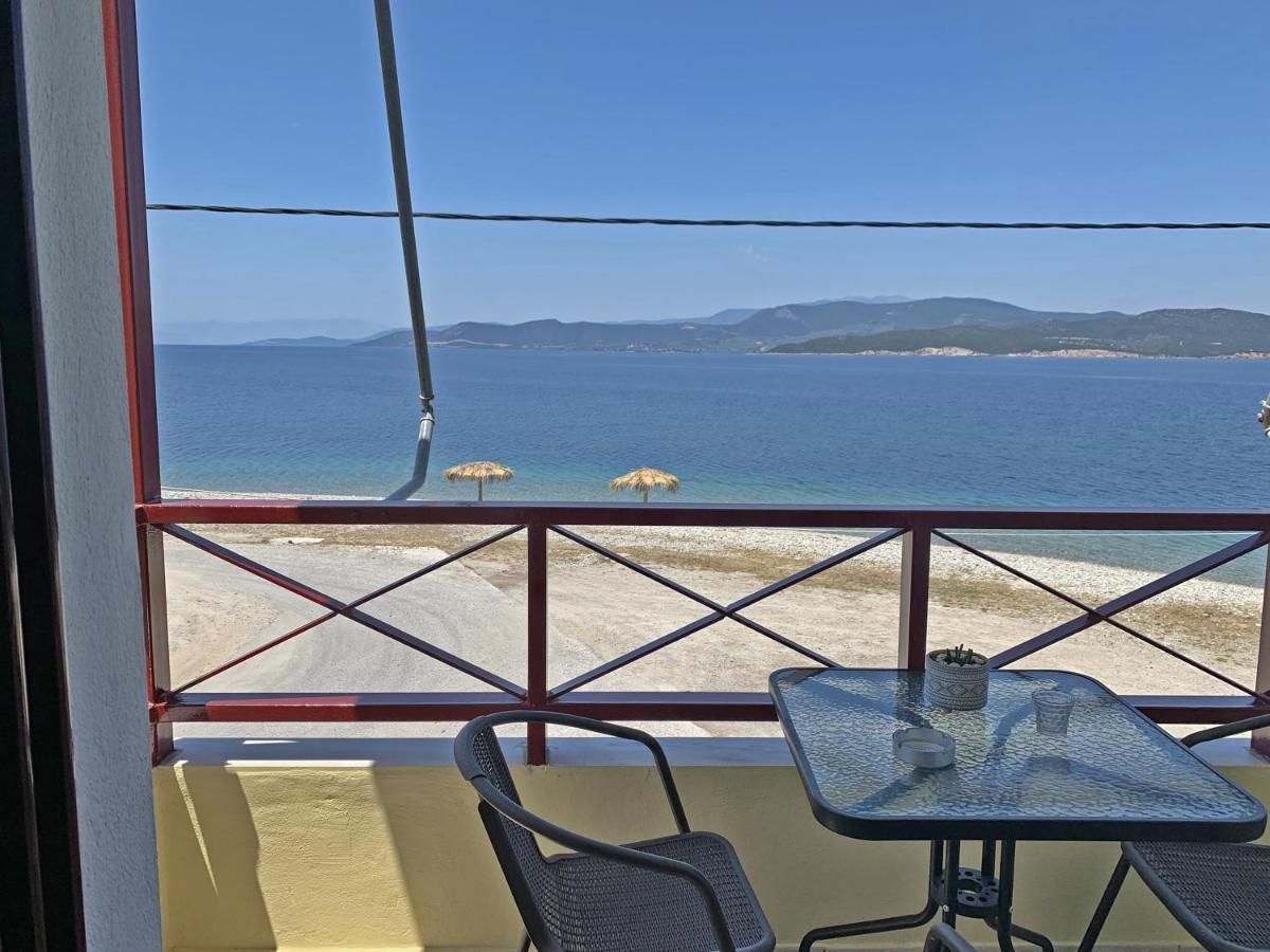 Akrotiri *