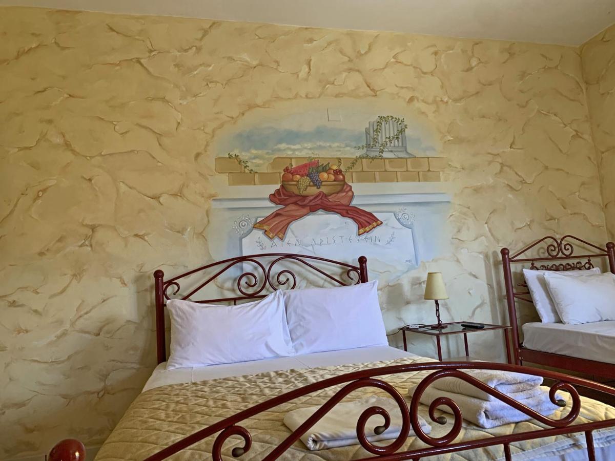 Akrotiri Rooms