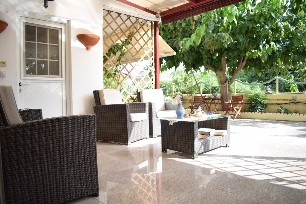 Akrotiri Rooms * Agiokampos (Evia)